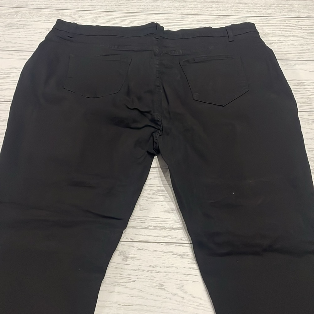 Bottom - Picture 3 of 4